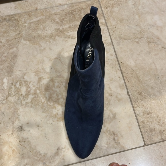 Ivanka Trump Sunal Blue Suede Ankle Boots size 8 - Picture 3 of 3
